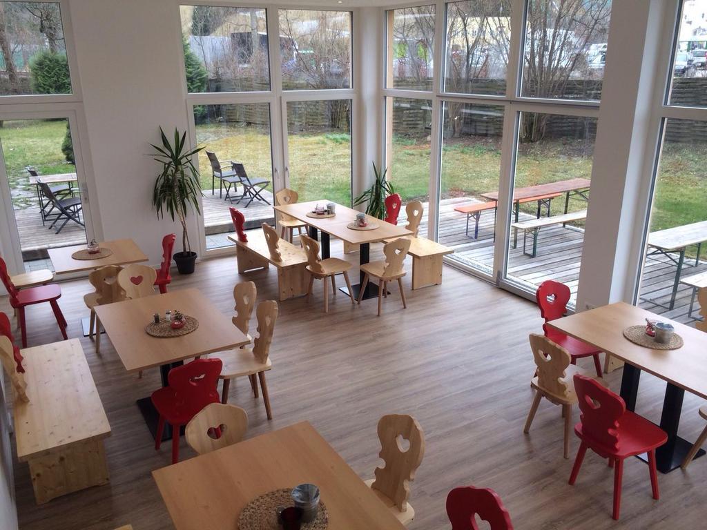Hostel Der Athleten Гармиш-Партенкирхен Екстериор снимка