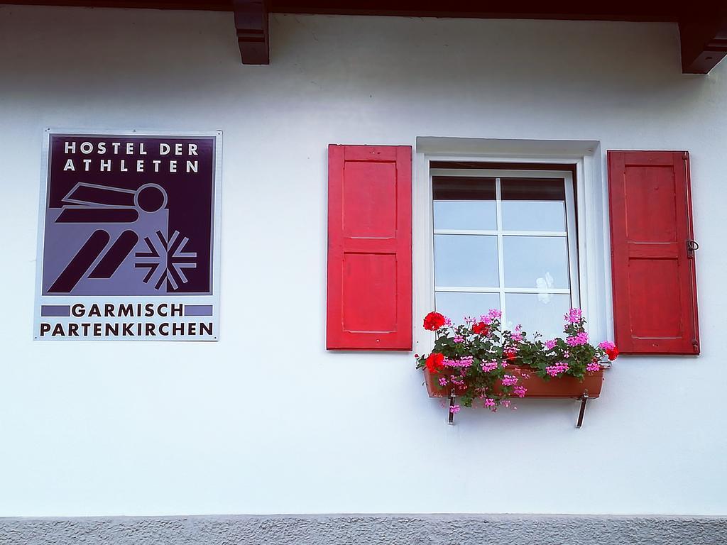 Hostel Der Athleten Гармиш-Партенкирхен Екстериор снимка
